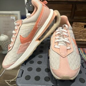 Nike Women's Peach and Beige Sneakers